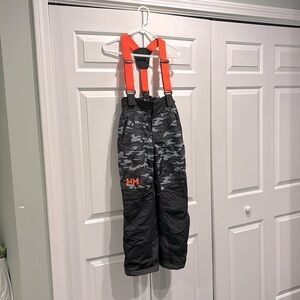 Helly Hansen Camo snow pants size 10 / 140